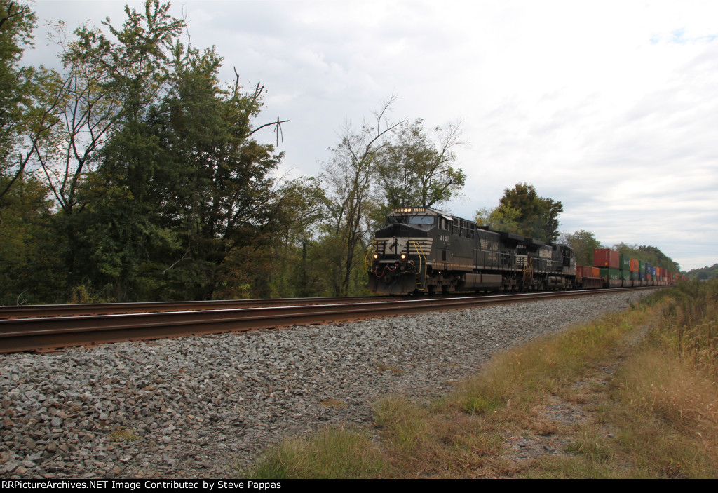 NS 4141 and 9286 on train 21B